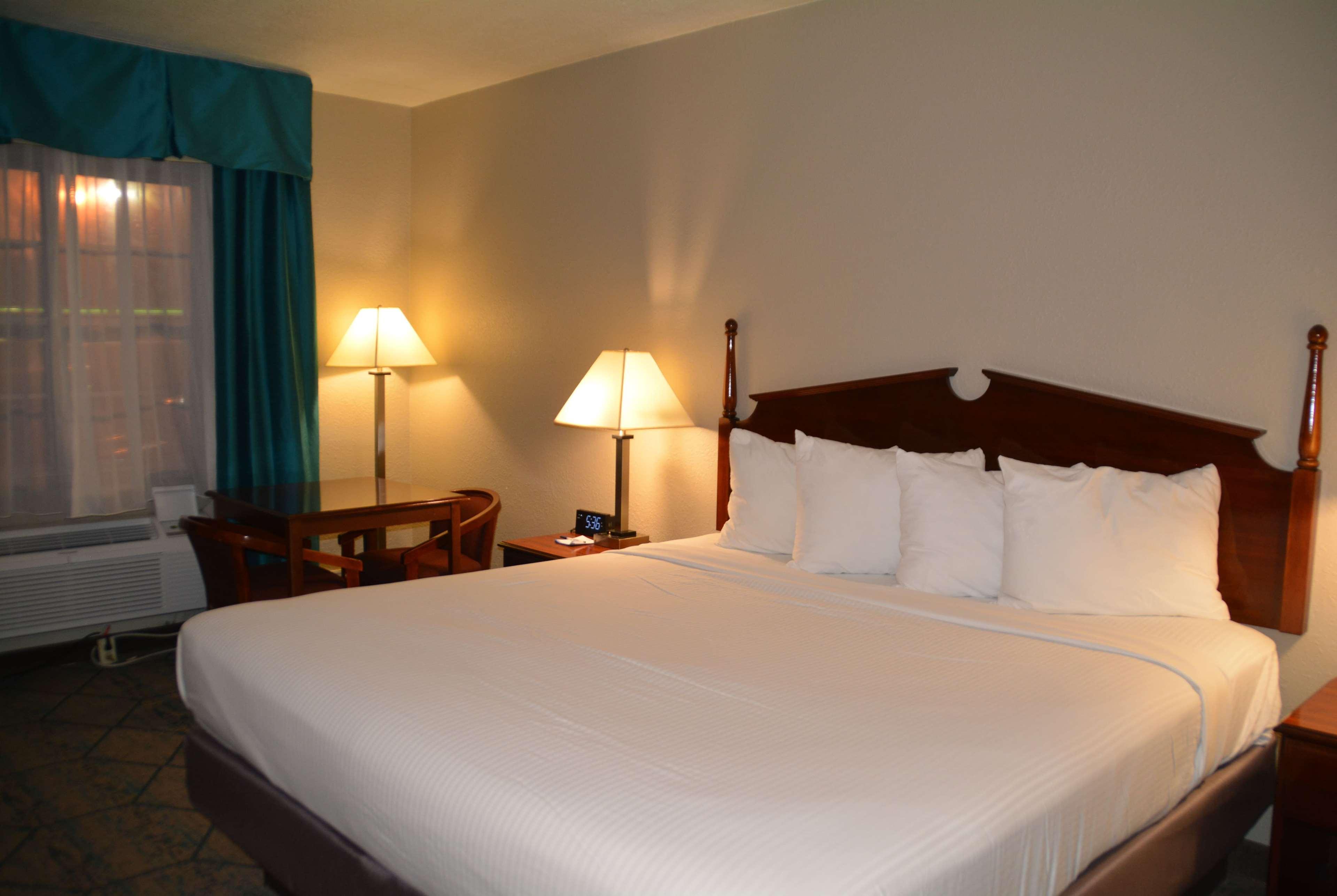 Baymont By Wyndham Effingham Hotel Buitenkant foto